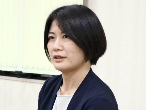 岡田華子氏