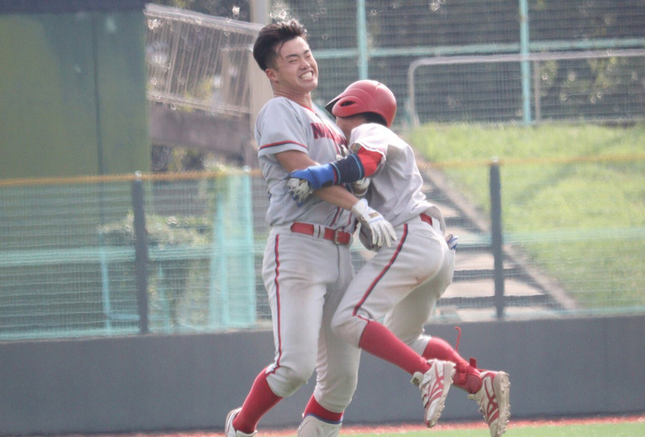 奈良学園大を優勝に導くサヨナラ打を放った松林克真（履正社出身）