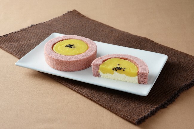 「UC×おいもやさん興伸 スイートポテト風ロールケーキ」（税込 292円）