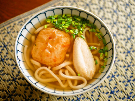 笹かまぼこのっけうどん。