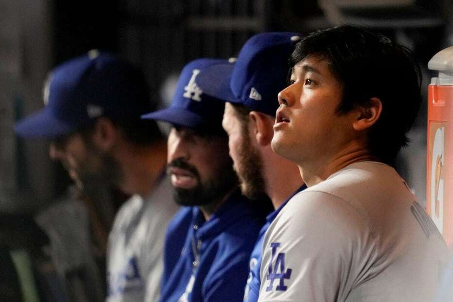 ドジャース・大谷翔平の表情もさえない。ド軍はこれで3勝2敗に（AP）