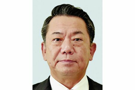 金城泰邦氏