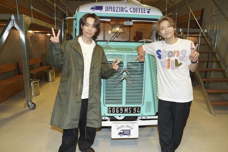 左からEXILE TETSUYA、小森隼。（写真提供：LDH JAPAN）