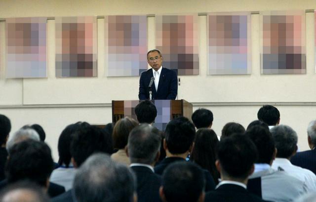 集会であいさつする園山繁・自民党島根県連幹事長（画像の一部を加工しています）=2024年10月21日午後5時44分、松江市、垣花昌弘撮影