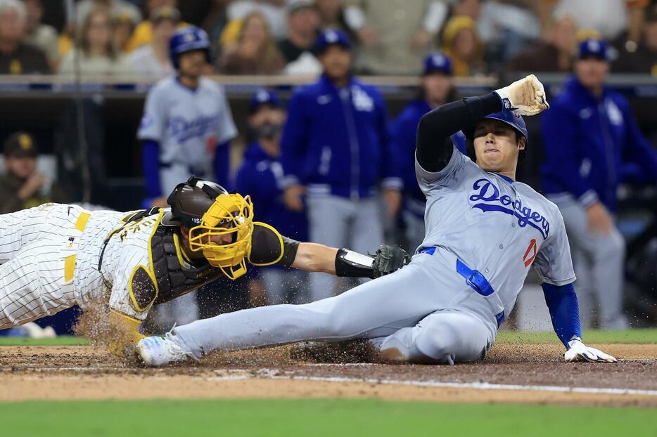 大谷は本塁憤死。ベンチでは声を荒げた(C)Getty Images