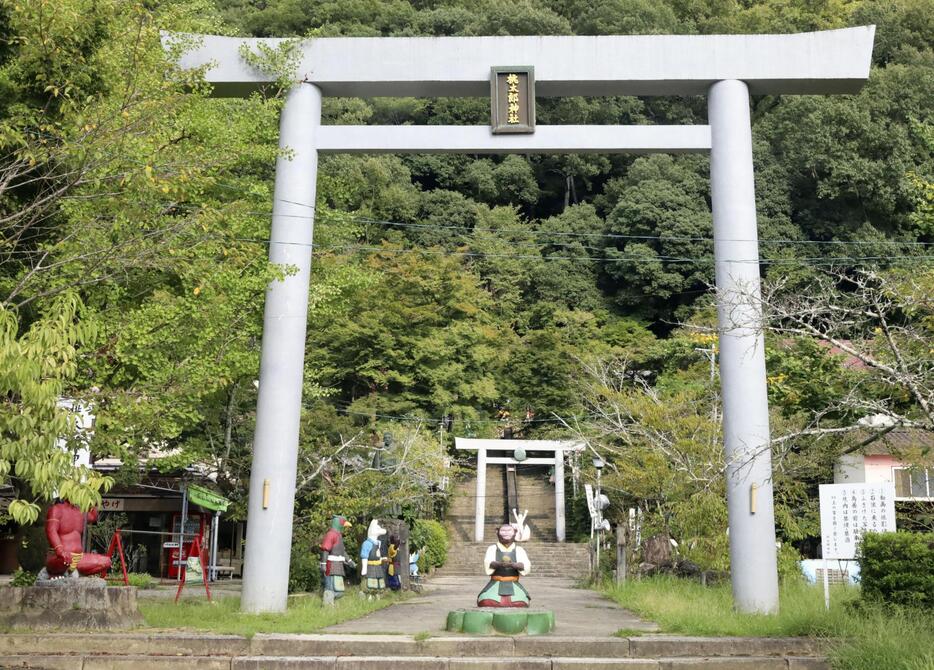 愛知県犬山市の栗栖地区にある桃太郎神社＝2024年9月