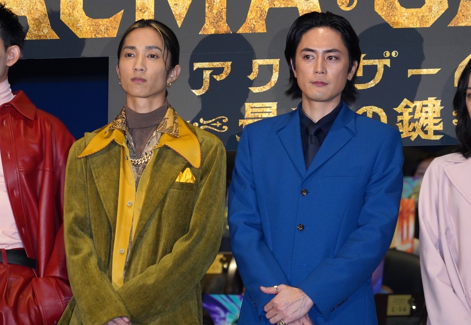 間宮祥太朗と田中樹、お互いの「好きな色」の衣装