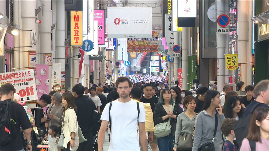 混雑する戎橋商店街　ゴミ対策は実を結ぶか