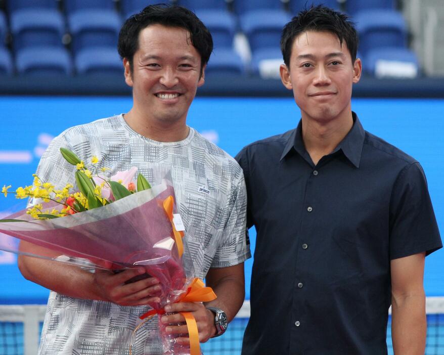 (左から)伊藤竜馬と錦織圭[画像/tennis365.net]