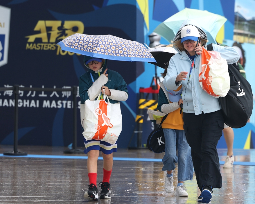 雨が続く上海[画像/ゲッティイメージズ]