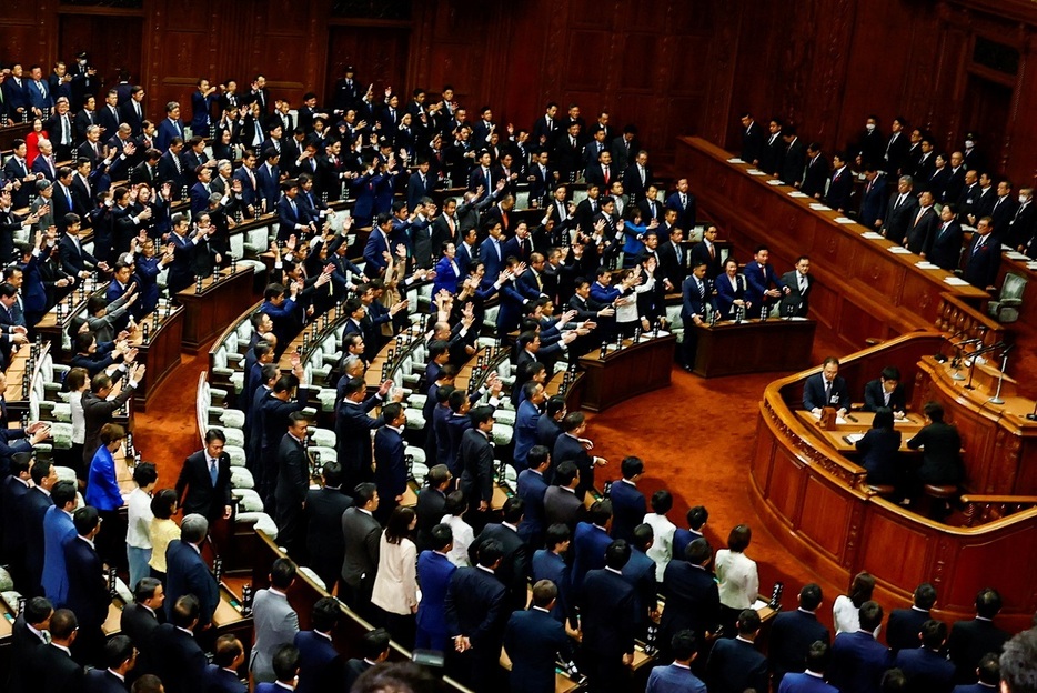 10月9日に衆院が解散（写真：ロイター/アフロ）