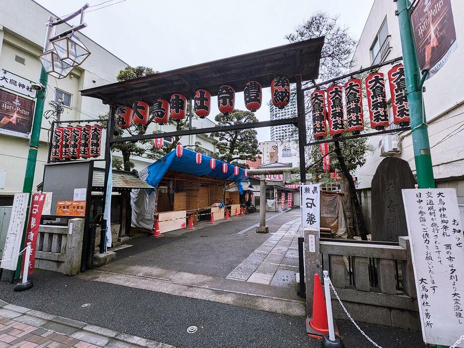 骨組みが設置された練馬大鳥神社