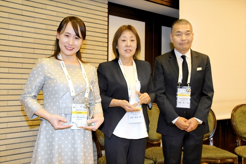 東北地区大会に臨んだ（左から）樽川、浅野真美、浅野雅己の各氏。樽川氏は日本大会に進む