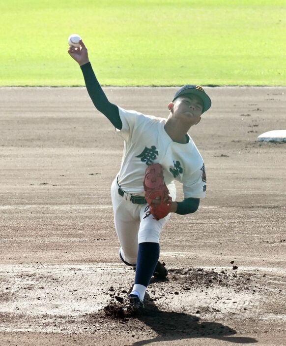 5失点で完投した鹿児島実の大野