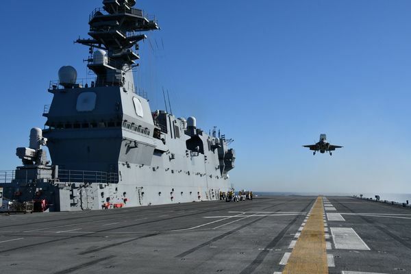 護衛艦「かが」に着艦するF-35B（画像：海上自衛隊）。