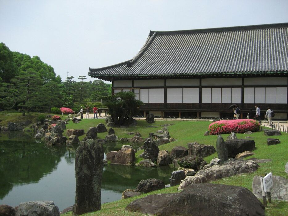 二条城二の丸庭園（写真＝Nagono／CC-BY-SA-3.0／Wikimedia Commons）