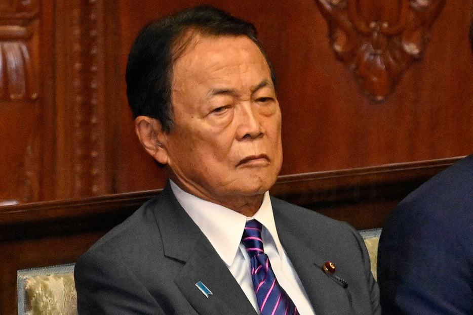 麻生太郎氏