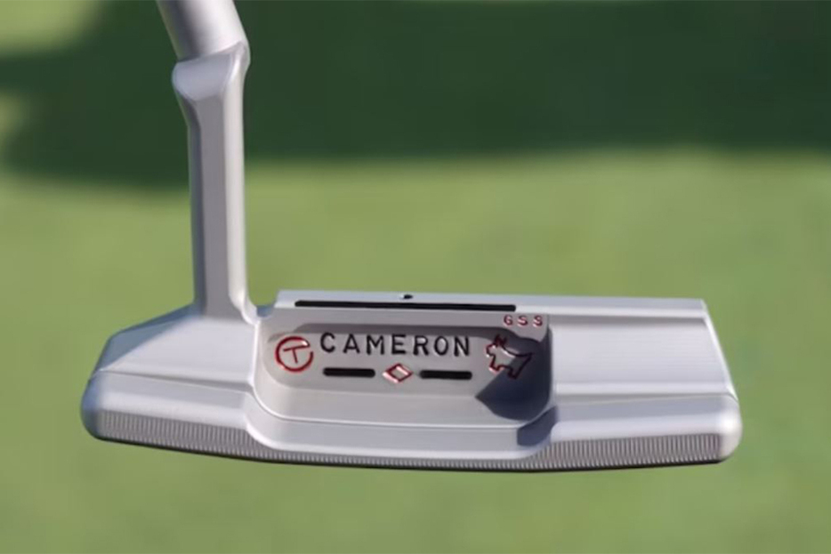 ガソリンスタンドでゴードン・サージャントから受け取ったスコッティキャメロンのブレード型パター(提供GolfWRX)