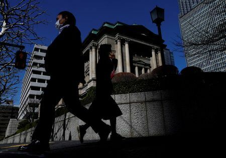 　１０月３１日、日銀は３０―３１日に開いた金融政策決定会合で、政策金利である無担保コール翌日物金利を０．２５％で据え置くことを決定した。写真は日銀本店。都内で３月撮影（２０２４　ロイター／Kim Kyung-Hoon）