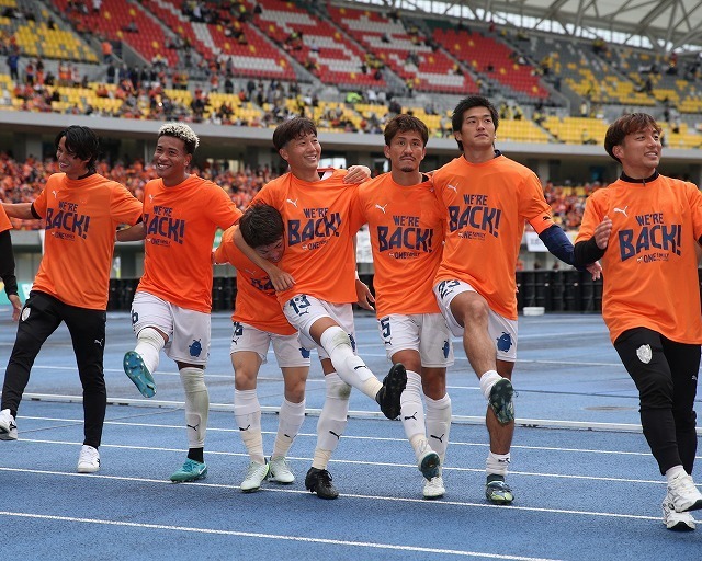 ２試合を残してJ１復帰を決めた清水。写真：永島裕基