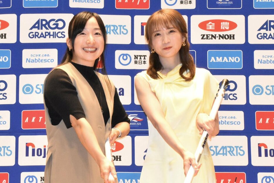 藤沢五月㊧と秋元真夏