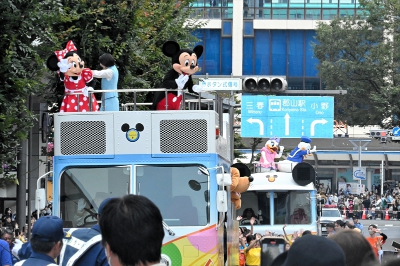 ＪＲ郡山駅前大通りなどで繰り広げられられた東京ディズニーリゾートスペシャルパレード