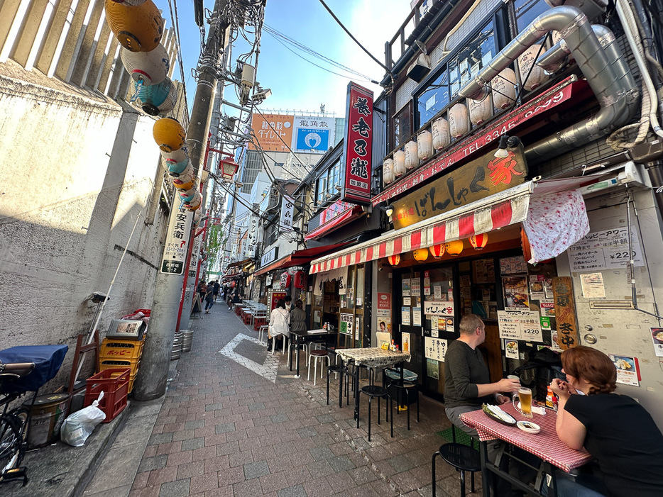 「思い出横丁」の昼下がりの風景