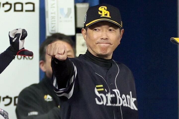 日本シリーズ初勝利を手にした小久保監督。就任１年目から自らの色を出しつつチームを導いている。写真：産経新聞社