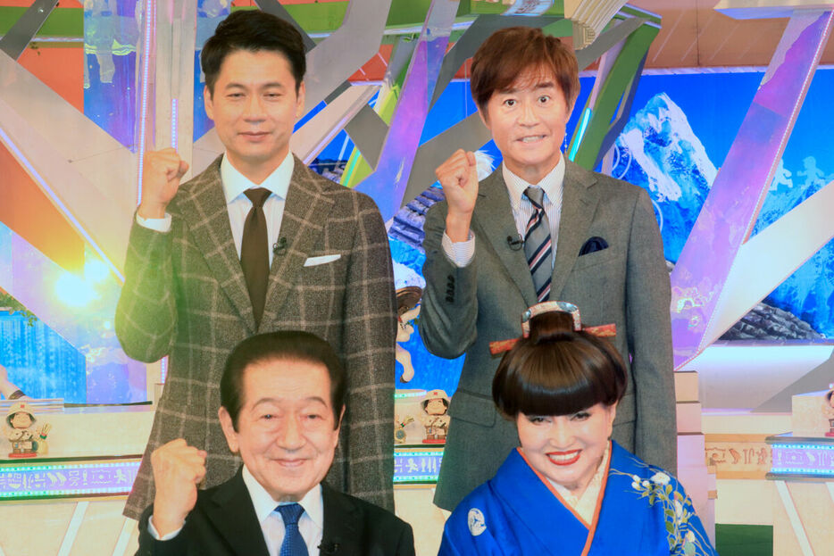 ８か月ぶりに集まった（左上から時計回りに）石井亮次アナ、野々村真、黒柳徹子、草野仁