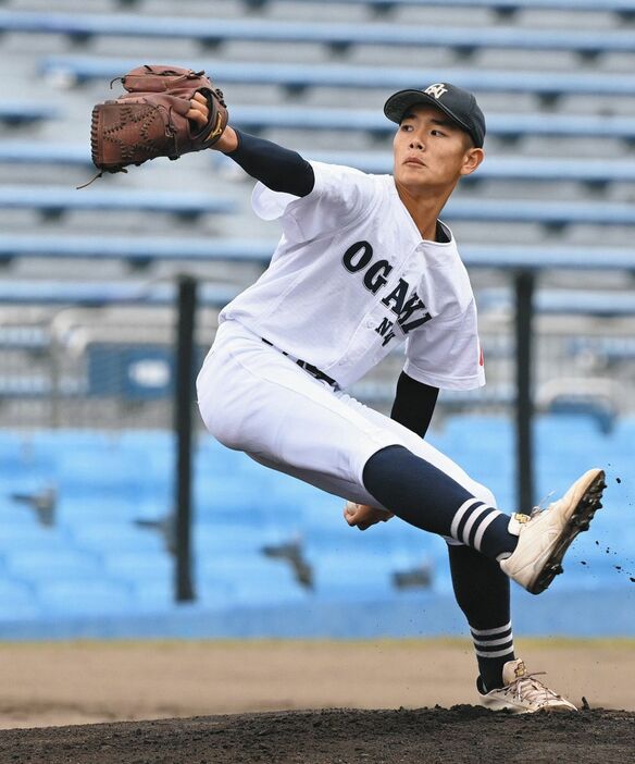 力投する大垣日大先発の谷之口