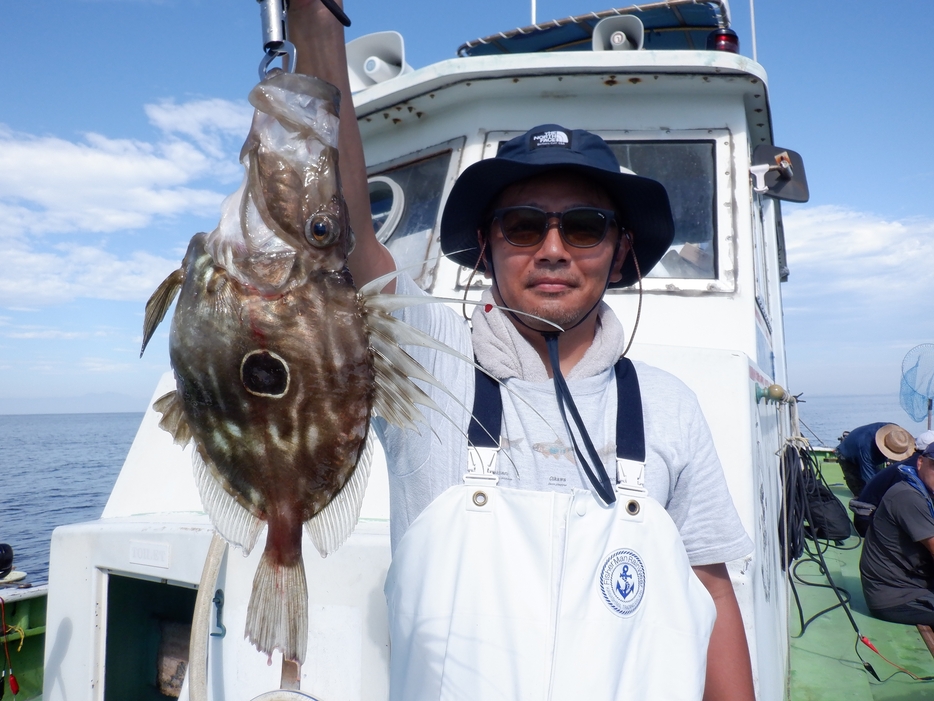 こちらは釣ったアジを泳がせて狙ったマトウダイ！