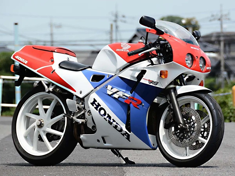 【名車図鑑】NC30型VFR400Rを振り返る