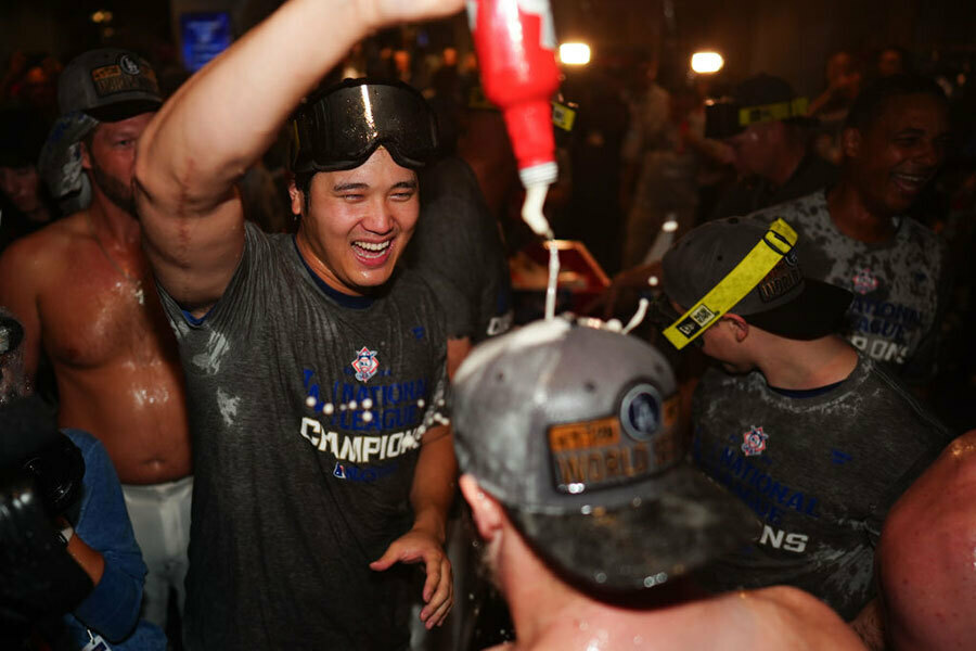 シャンパンファイトを楽しむドジャース・大谷翔平【写真：Getty Images】