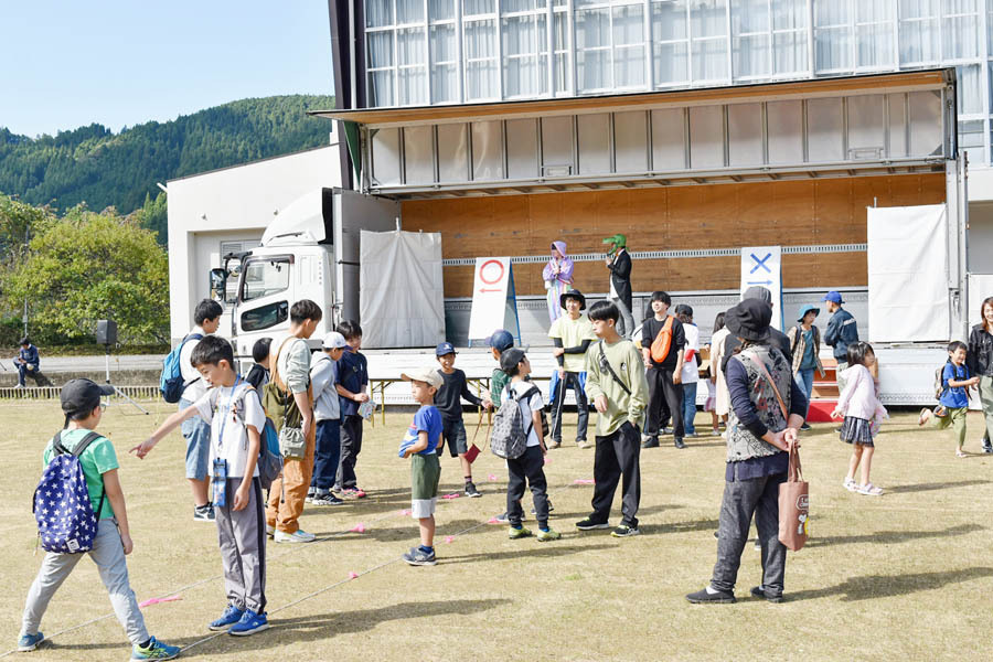 村にまつわる問題に挑戦したクイズ大会