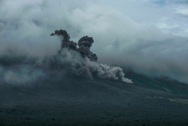 2018年8月に起きたフィリピンのルソン島・マヨン火山噴火で発生した火砕流。同年11月に発生した台風により、火山噴出物が流されて、さらに大きな被害を生んだ　photo by gettyimages