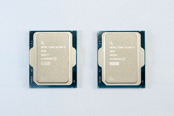 Core Ultra 5 245K（左）とCore Ultra 9 285K（右）