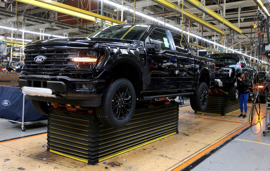 FILE PHOTO: A Ford F-150 pickup truck is seen on the assembly line at Dearborn Truck Plant in Dearborn, Michigan, U.S.  April 11, 2024.  REUTERS/Rebecca Cook/File Photo