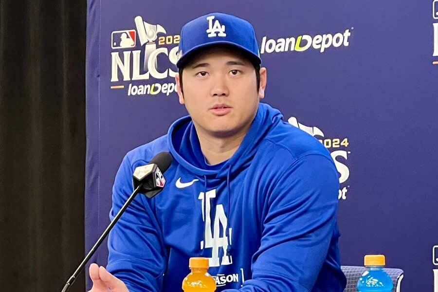 取材に対応したドジャース・大谷翔平【写真：小谷真弥】