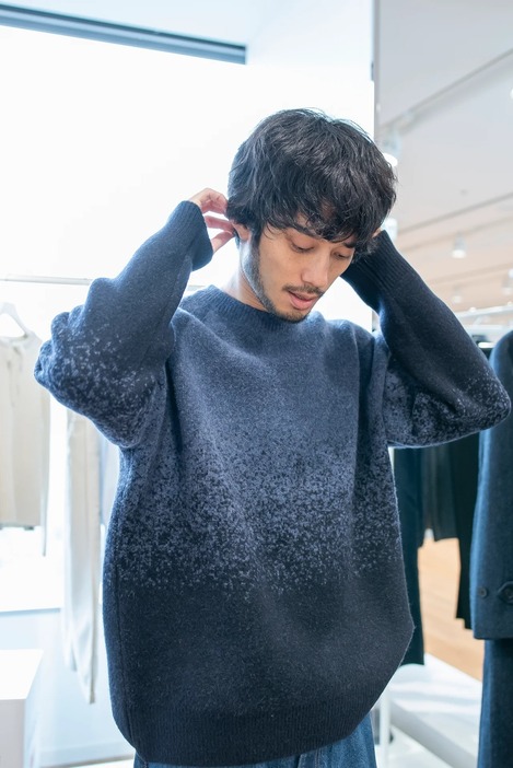 スフレヤーングラデーションクルーネックセーター　￥3,990