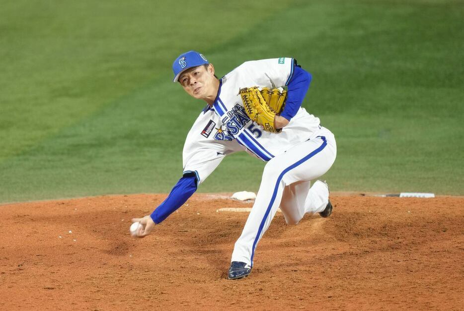 五回のピンチを防いだDeNAの中川颯　＝横浜スタジアム（撮影・今野顕）