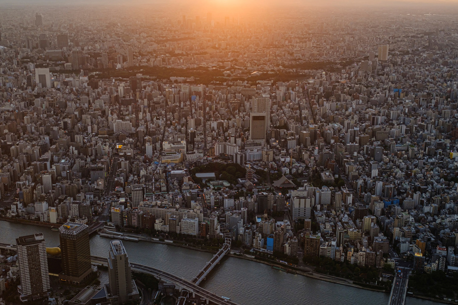 　１０月２１日　不動産経済研究所が２１日に発表した９月の首都圏（１都３県）新築分譲マンション市場動向によると、発売戸数は前年比１３．７％減の１８３０戸だった。写真は２０２１年８月、都内で撮影（２０２４年　ロイター／Marko Djurica）