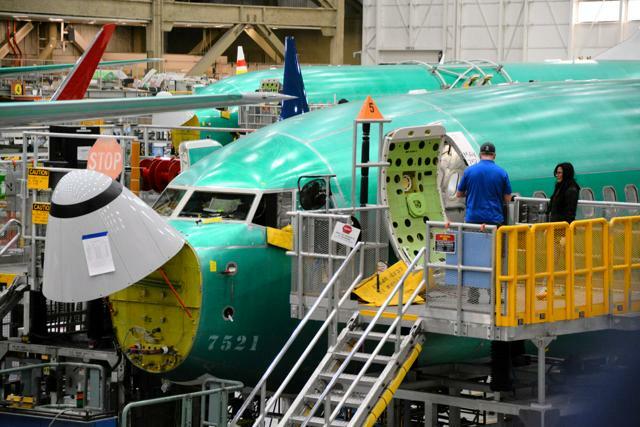 小型機「737MAX」を組み立てるボーイングの工場＝米シアトル郊外、江渕崇撮影