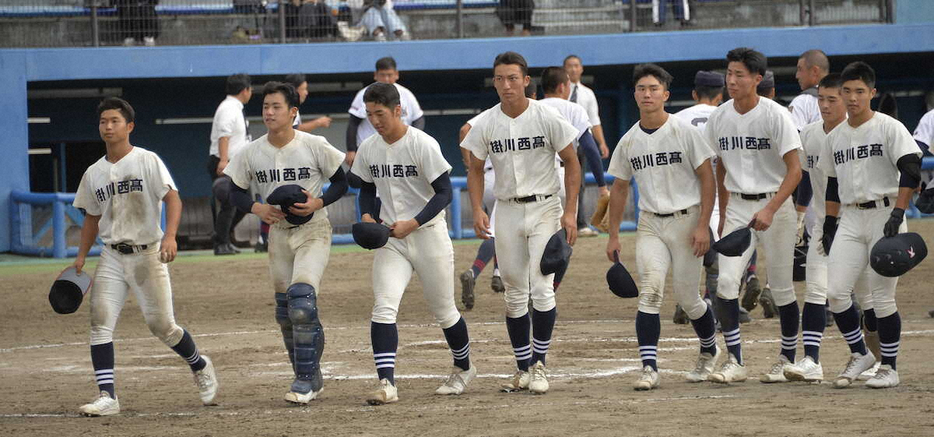 ＜20高ヤ掛川西・岐阜第一＞2季連続甲子園出場が絶望となり無念の掛川西ナイン。