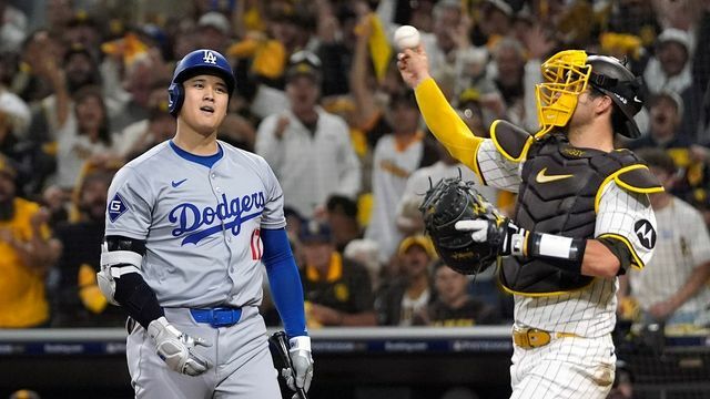 8回、三振に倒れた大谷翔平選手（写真:AP／アフロ）