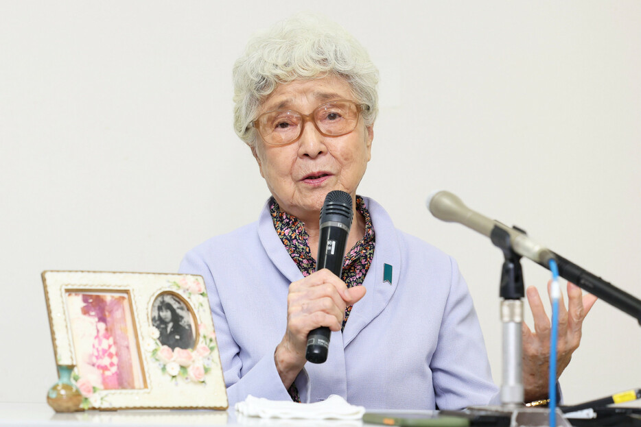 北朝鮮による拉致被害者の横田めぐみさん＝拉致当時（１３）＝が５日、６０歳の誕生日を迎える。母の早紀江さん（写真）が誕生日を前に取材に応じ「元気だと信じて解決を待っている」と胸の内を語った＝３日、川崎市