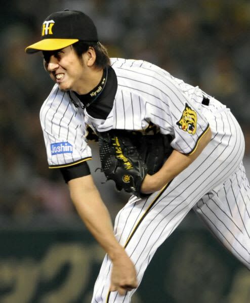 ２０１１年８月のヤクルト戦で通算５００試合登板を達成した藤川球児さん。このシーズンは２度目のセーブ王＝甲子園