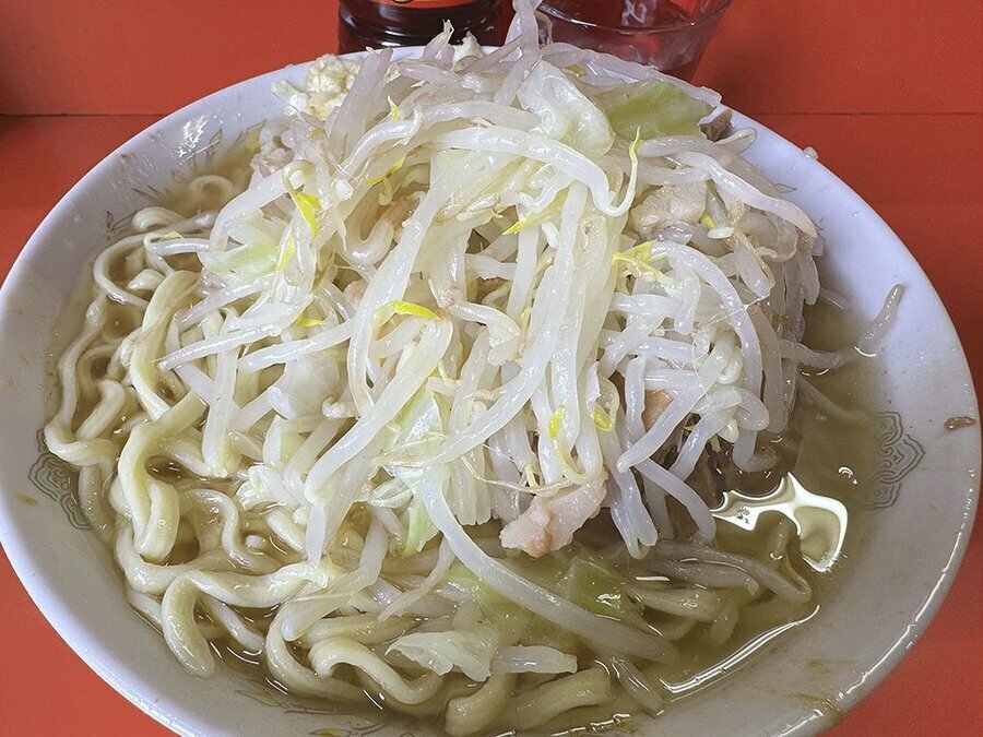 『ラーメン二郎』三田本店のラーメン（700円） ※撮影／編集部