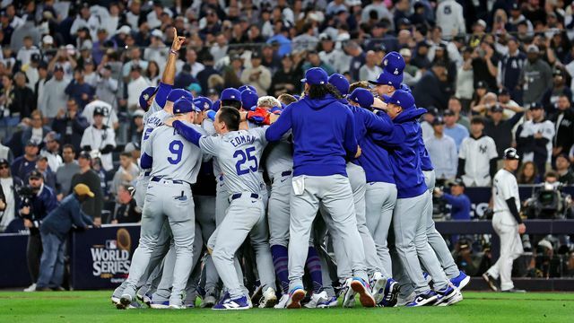 世界一を喜ぶドジャース選手【写真：USA TODAY Sports/ロイター/アフロ】