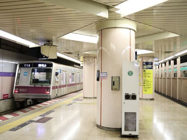 半蔵門線の住吉駅ホーム右側の留置線は、住吉～豊洲の新線ホームとなる