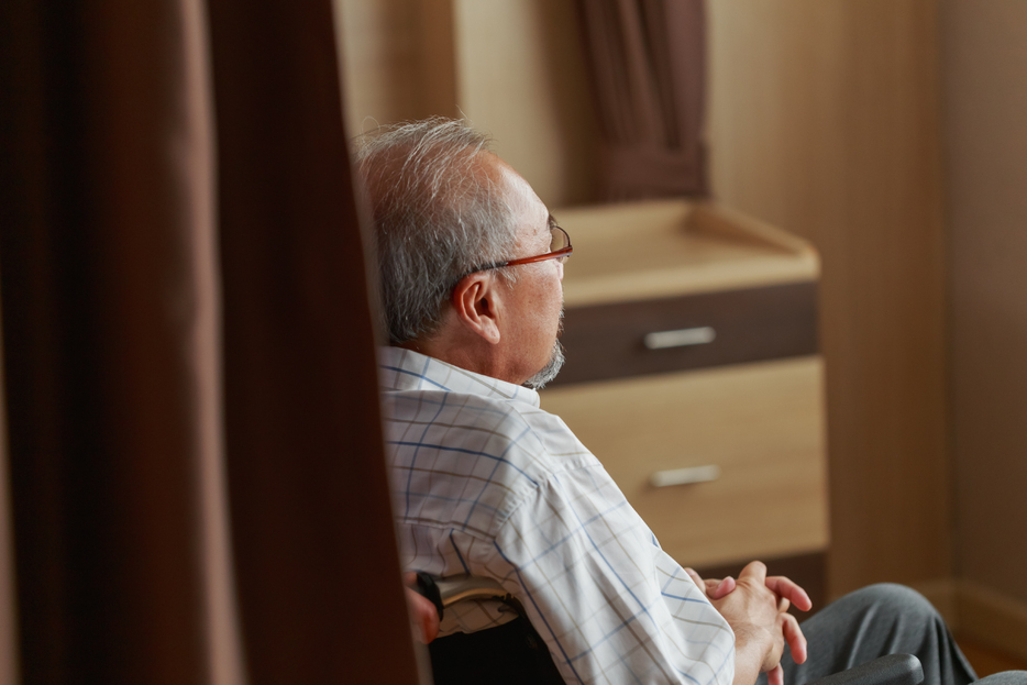 人生の最期が一人というのは、自立して生き続けた証でもある（Butsaya/gettyimages）